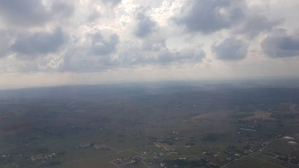 Авіаційний ландшафт сфотографований з літака, що летів з Більбао до Стамбула. - Фото, зображення