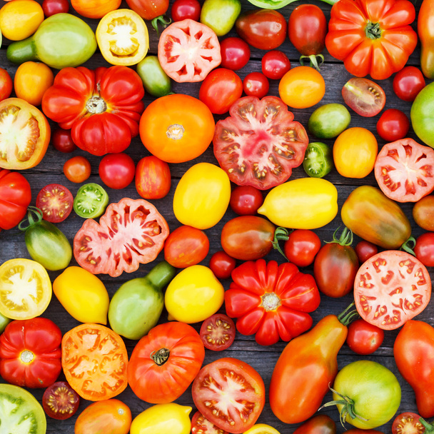 Colorful tomatoes - Φωτογραφία, εικόνα