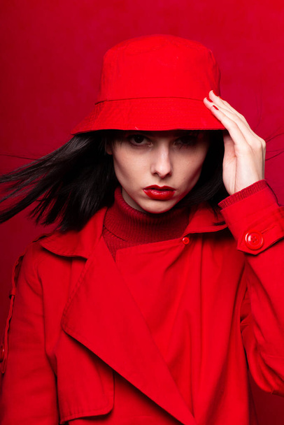 beautiful young girl in red - Fotoğraf, Görsel