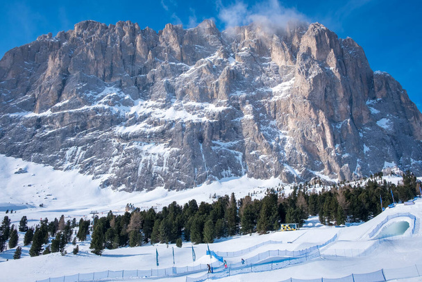 Χιονοδρομικό κέντρο του Selva di Val Gardena, Ιταλία - Φωτογραφία, εικόνα
