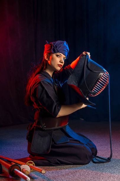 female keen on kendo activity - Valokuva, kuva