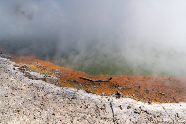 A termálfürdő része Wai-O-Tapu, Északi-sziget, Új-Zéland. - Fotó, kép