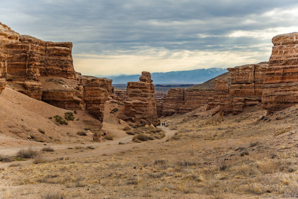 Charyn canyon è il luogo famoso in Kazakistan, simile al paesaggio marziano
 - Foto, immagini