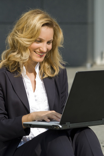 Business Woman with Laptop - Foto, afbeelding