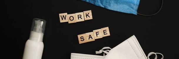 safety first concept mit persönlichem Schutz für Arbeitnehmer auf hellem Hintergrund - Foto, Bild