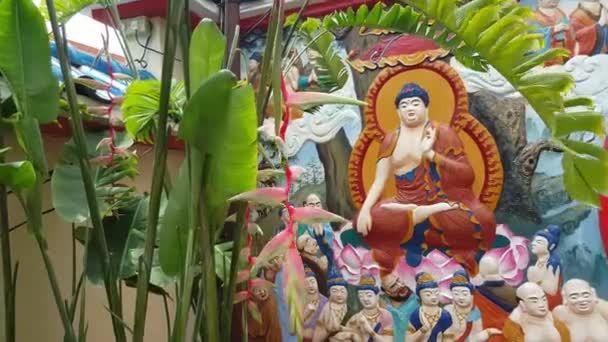 Το άγαλμα του Βούδα στο ναό Kek Lok Si στο George Town, Penang Island, Μαλαισία. - Πλάνα, βίντεο
