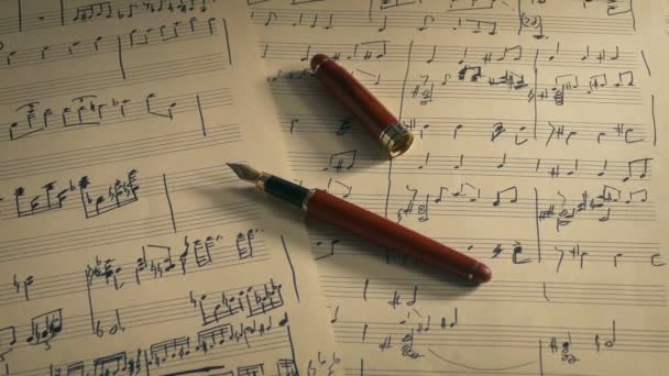 Psaní koncepce hudby - Inkoustové pero na notový list - Záběry, video