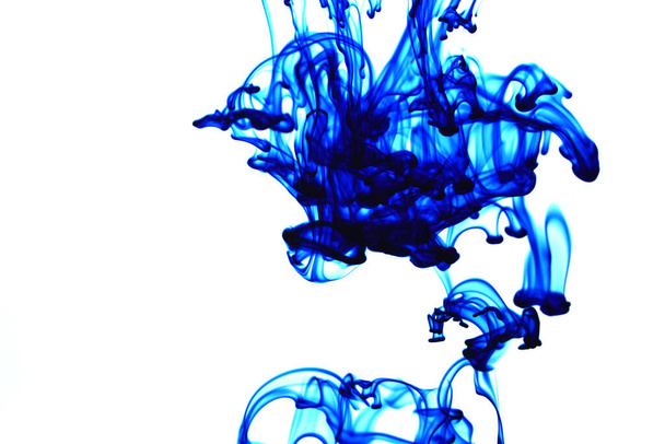 Alimento azul para colorear gota en el agua Textura abstracta
 - Foto, Imagen
