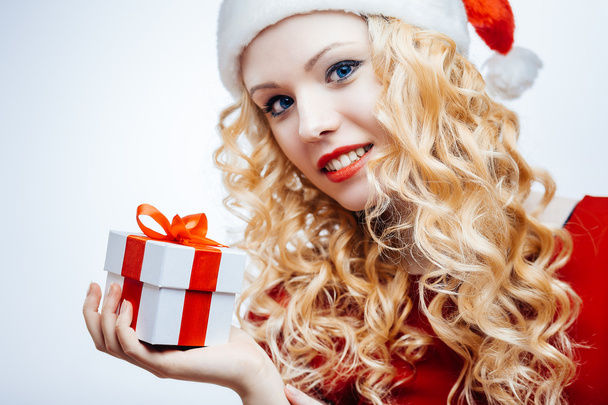 Santa girl with gift box - Foto, Imagen