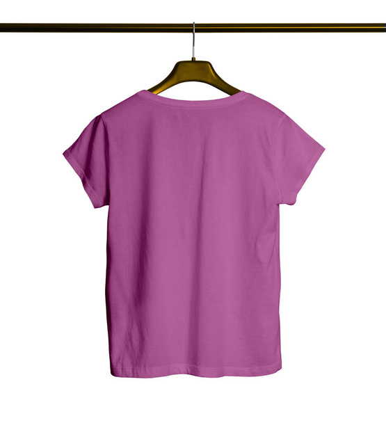 このバックビューであなたの素晴らしいデザインやロゴを見る半袖女性Tシャツモックアップ付きハンガーでロイヤルライラックカラー. - 写真・画像
