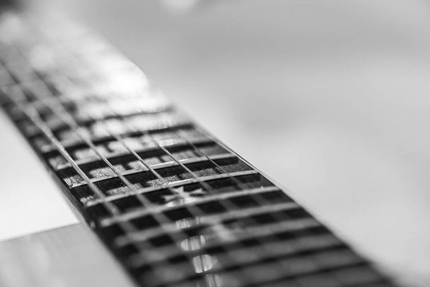 Akusztikus gitár közelkép szelektív fókusz - Fotó, kép