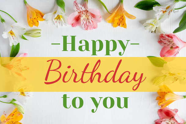 Bright happy birthday greeting card. Light birthday card with natural flowers for mom, woman s birthday. - Foto, imagen