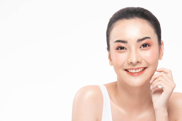 Szépség ázsiai nők portré arc természetes bőr és a bőr ellátás egészséges haj és bőr közelkép arc szépség portré. - Fotó, kép