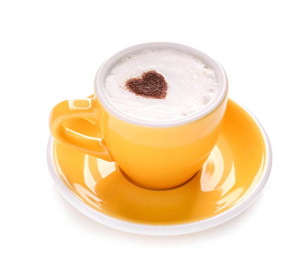 Kuppi maukasta cappuccinoa valkoisella taustalla
 - Valokuva, kuva