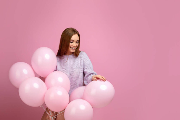 birthday girl posing with balloons - Фото, изображение