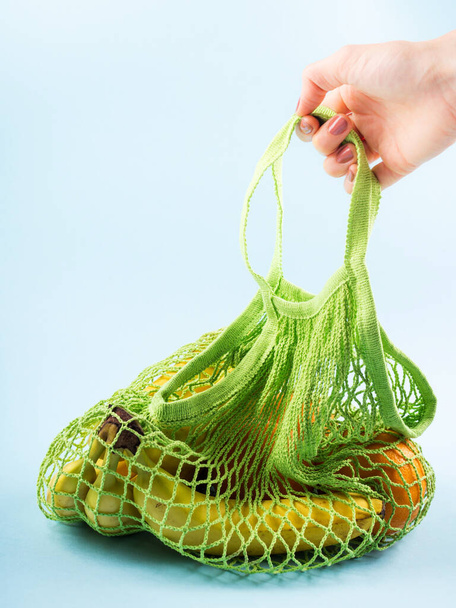 Shopping bag in rete con banane. Zero rifiuti
 - Foto, immagini