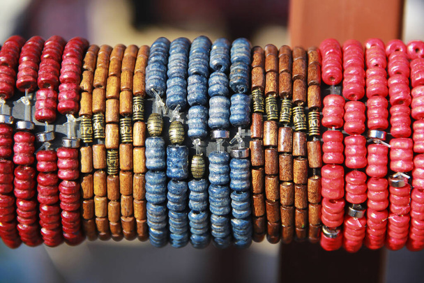 tradicional perla oriental multicolor un bracele
 - Foto, imagen