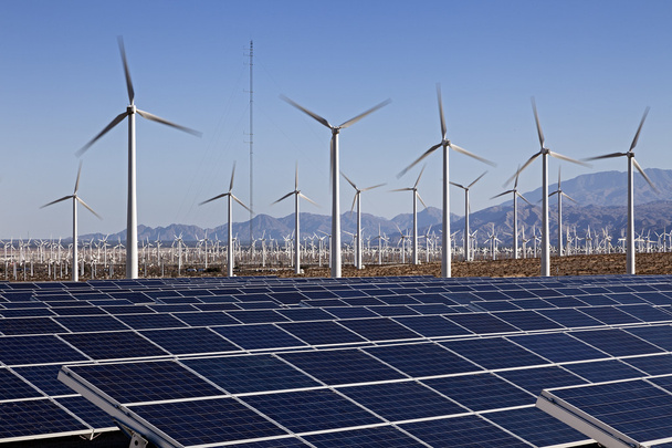Солнечные панели и энергия ветряных турбин
 - Фото, изображение