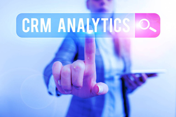 Writing note showing Crm Analytics. Business photo showcasing applications used to evaluate an organization customer data. - Foto, Bild