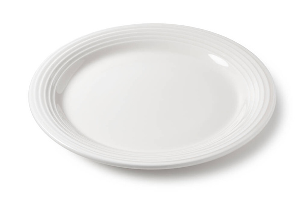 Біла тарілка, розміщена на білому тлі
 - Фото, зображення