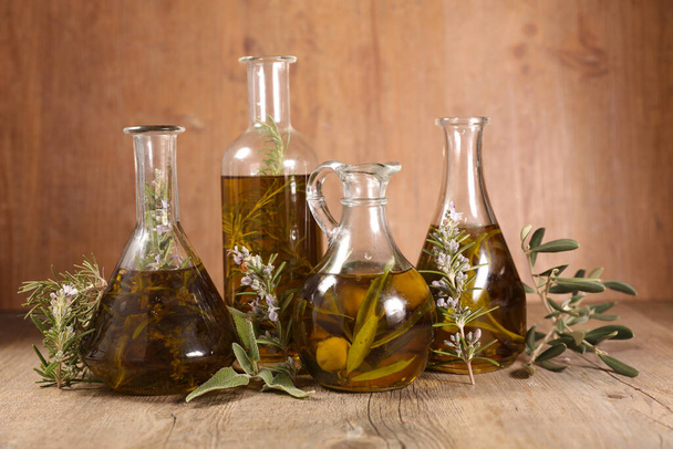 assorted of cooking oil in bottle - Фото, зображення