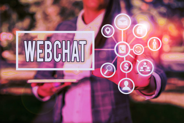 Webchat 'i gösteren mesaj işareti. Kullanıcıların internet kullanarak gerçek zamanlı iletişim kurmalarını sağlayan kavramsal fotoğraf sistemi. - Fotoğraf, Görsel