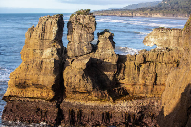 Punakaiki Pannukakku Rocks, länsirannikko, Uusi-Seelanti
 - Valokuva, kuva