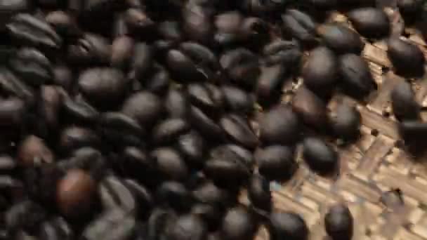 robusta grão de café torrado no processo de tradição antiga
 - Filmagem, Vídeo