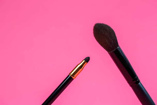 Makeup brush for eyes. Eyeliner. Sponge applicator for blending the pencil. - Φωτογραφία, εικόνα