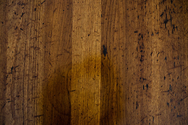 καφέ φόντο ξύλο, υφή ξύλου, παλιά καφέ ρουστίκ σκούρα ξύλινη υφή - φόντο ξύλο πανόραμα μακρύ πανόραμα, παλιά καφέ φλοιό υφή ξύλου, φυσικό ξύλινο υπόβαθρο, ή ξύλο κοπής - Φωτογραφία, εικόνα