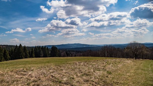 piękny czeski krajobraz w parku przyrody sumava w południowych Czechach - Zdjęcie, obraz