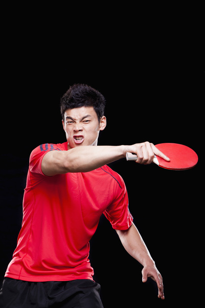 Hombre jugando ping pong
 - Foto, Imagen