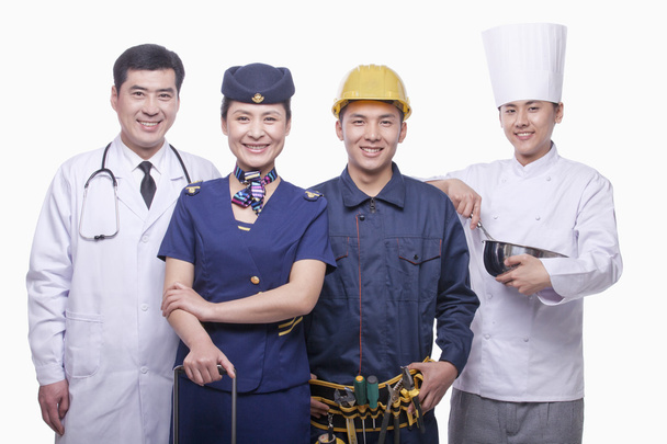 Portret van dokter, lucht-stewardess, bouwvakker en chef-kok-studio opname - Foto, afbeelding
