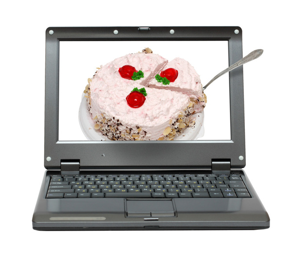 Laptop with strawberry cheesecake - Valokuva, kuva