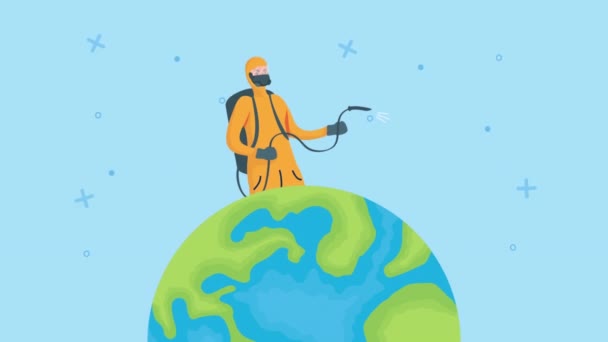 噴霧器と世界の惑星を使って生物安全のスーツを着た清掃員 - 映像、動画