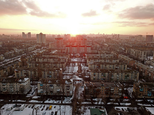 キエフ市の空中ドローンビュー - 写真・画像