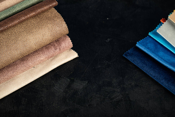 Pastel e azul cor alfaiataria tecidos de couro no catálogo
 - Foto, Imagem