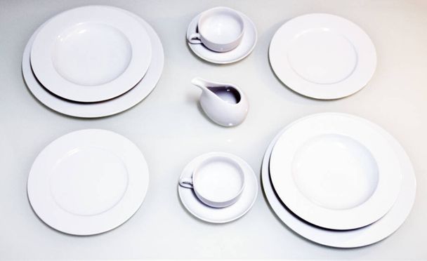 Bílý stůl připraven k snídani - Fotografie, Obrázek