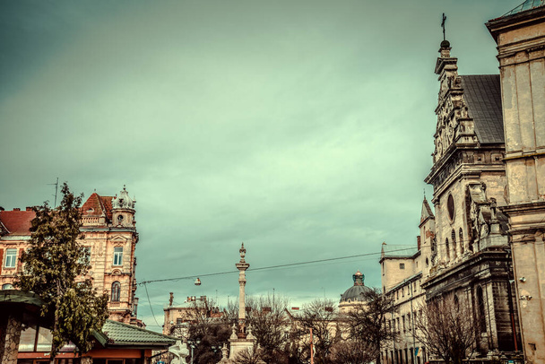 Prachtige winter Lviv architectuur en straten - Foto, afbeelding