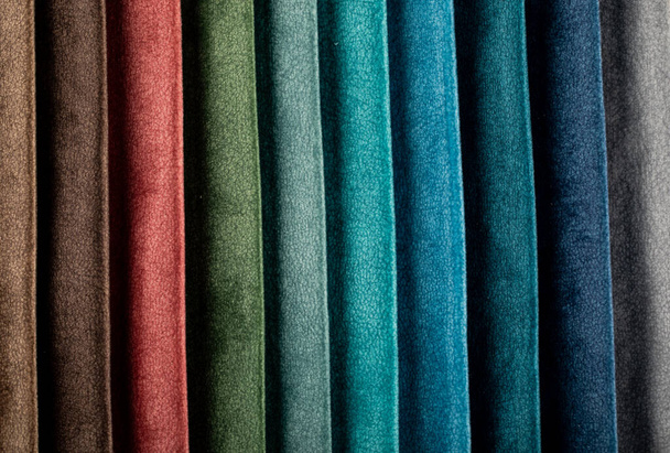 Brązowa, czerwono-niebieska paleta kolorystyczna szycia skórzanych tkanek w katalogu - Zdjęcie, obraz