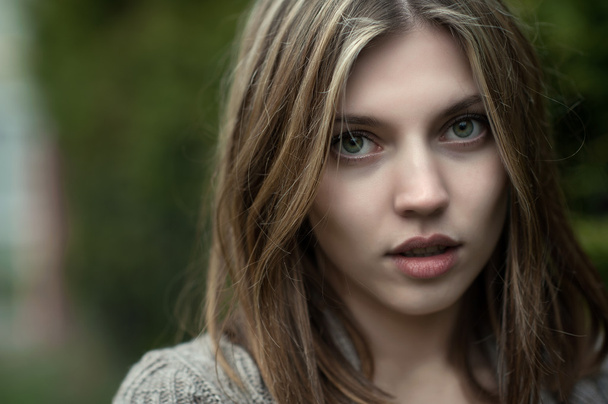 Close up of a beautiful girl face - outdoor - Foto, afbeelding