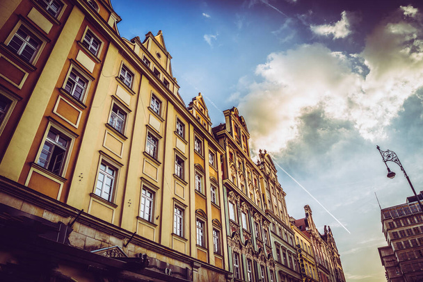 Hermosas y hermosas calles de Wroclaw
 - Foto, imagen