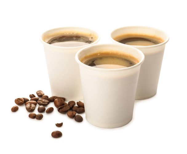 Кубки на вынос кофе на белом фоне
 - Фото, изображение