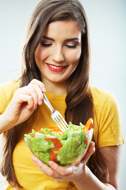 Femme manger de la salade - Photo, image