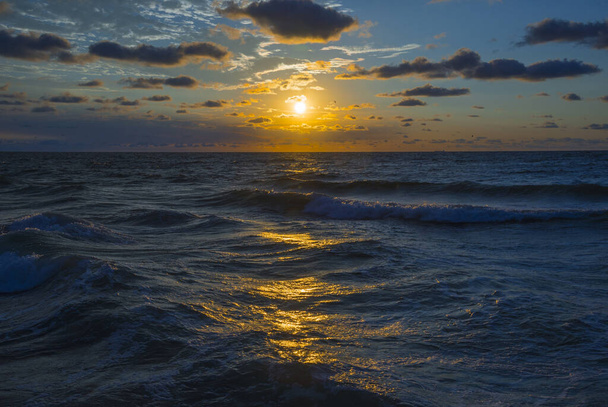 Wschód słońca nad Morzem Czarnym w Odessie - Zdjęcie, obraz