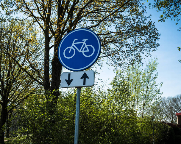 Verkehrszeichen Radweg - Foto, Bild