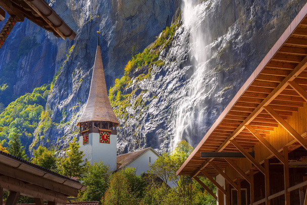 Cascada Lauterbrunnen, Staubbach, Suiza - Foto, Imagen