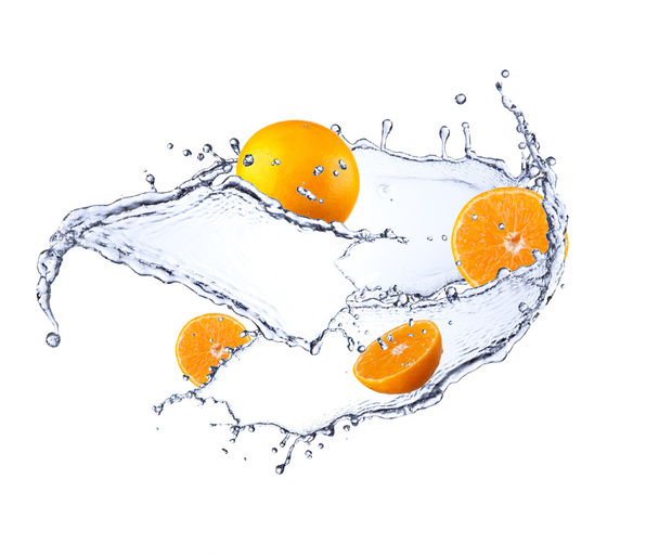 fresh orange in water splash - Фото, зображення