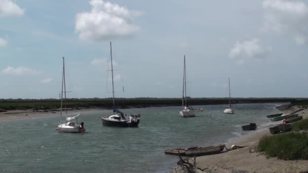 Sailboat on the river Authie - Footage, Video