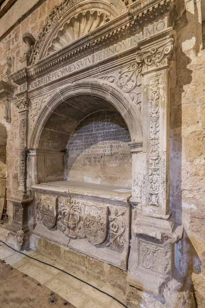 Interior of the church of San Miguel houses the grave and sculpture of the Marquises of Villena made in alabaster in Ayllon. Segovia. Spain - Photo, Image